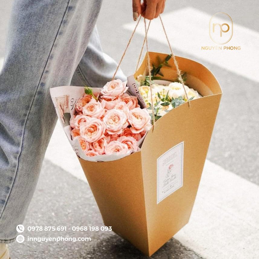 Mẫu túi giấy đựng hoa kraft nâu 